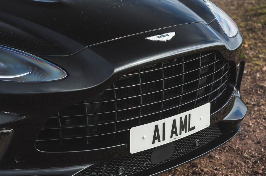 Examen de l'essai routier de l'Aston Martin DBX 2020 - nez