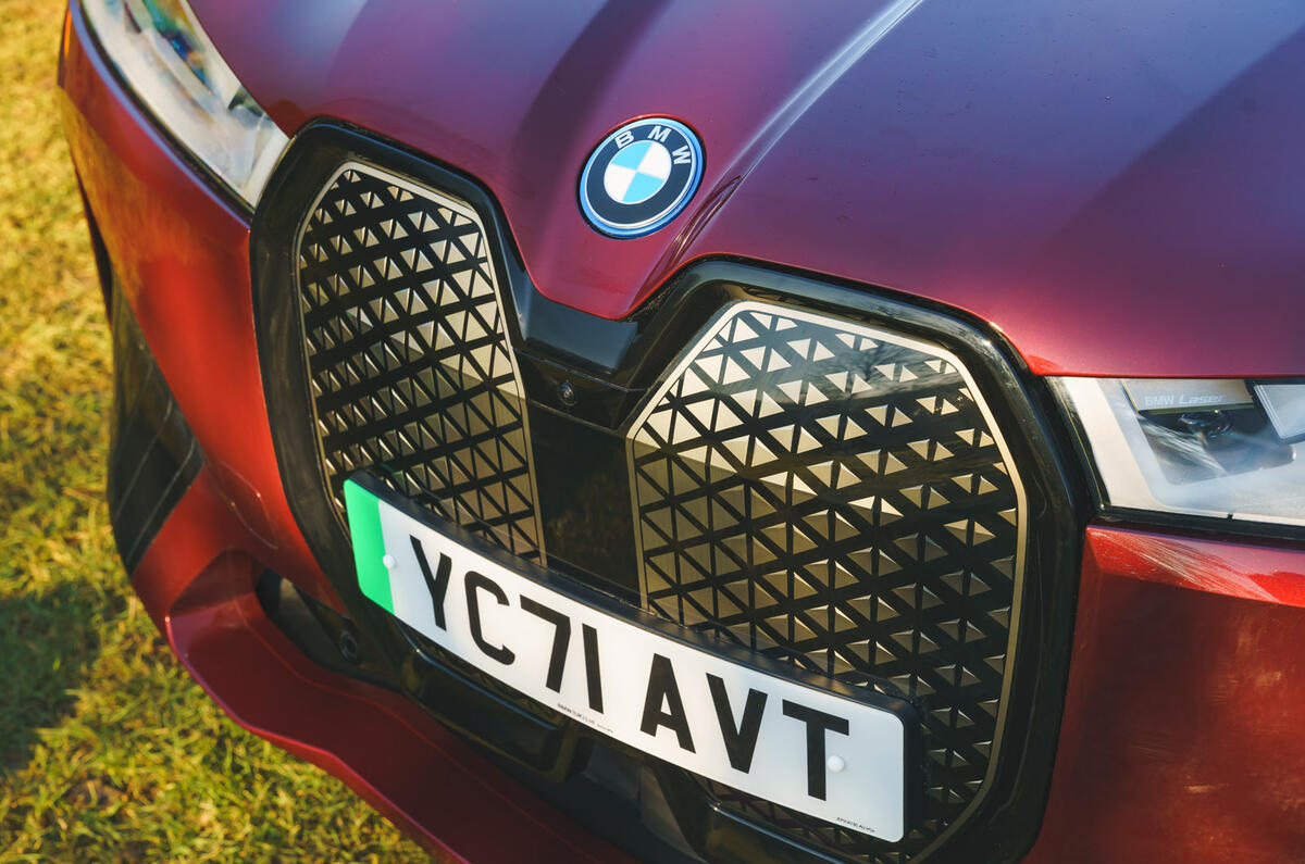 4 BMW iX 2022 road test review nose