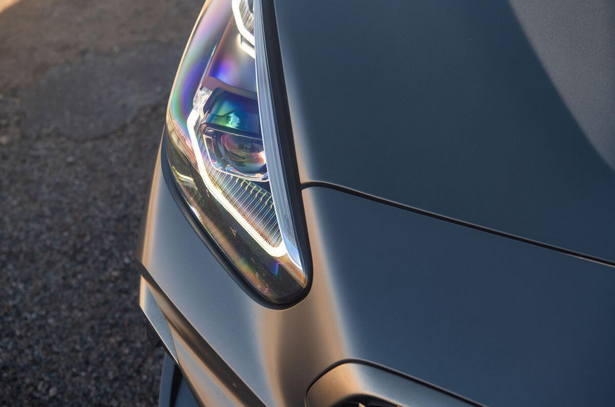 BMW Z4 2018 review - headlights