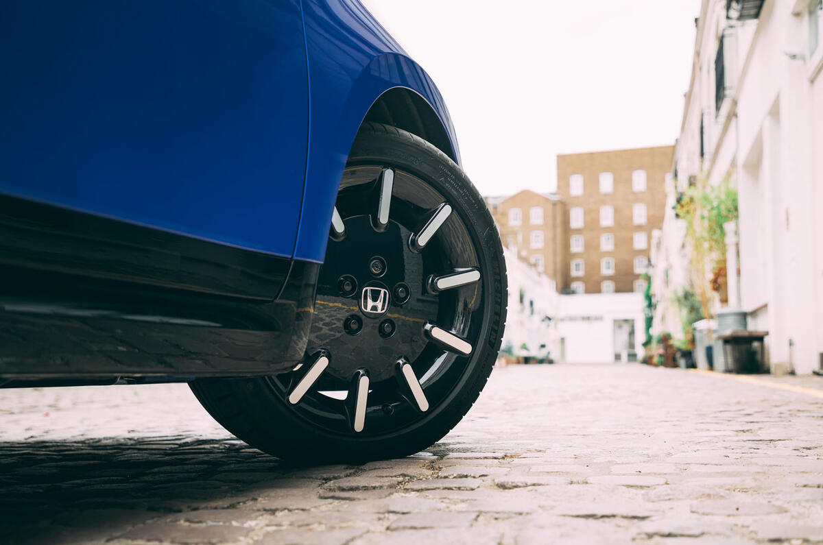 Honda e 2020 road test review - alloy wheels