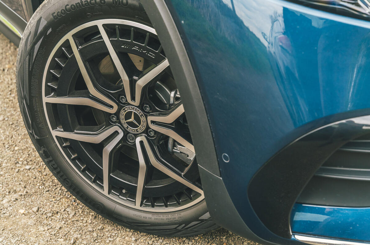 4 Mercedes Benz EQB RT 2022 wheel