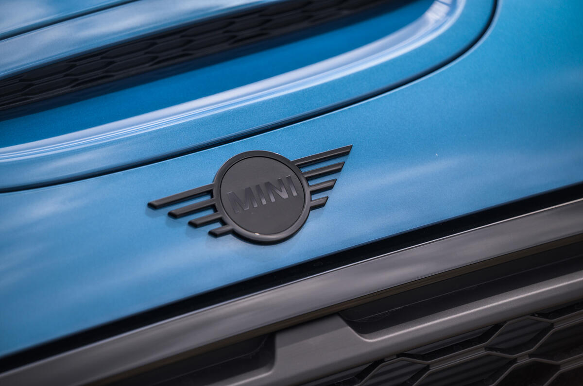 4 Insigne de nez Mini Convertible 2021 RT