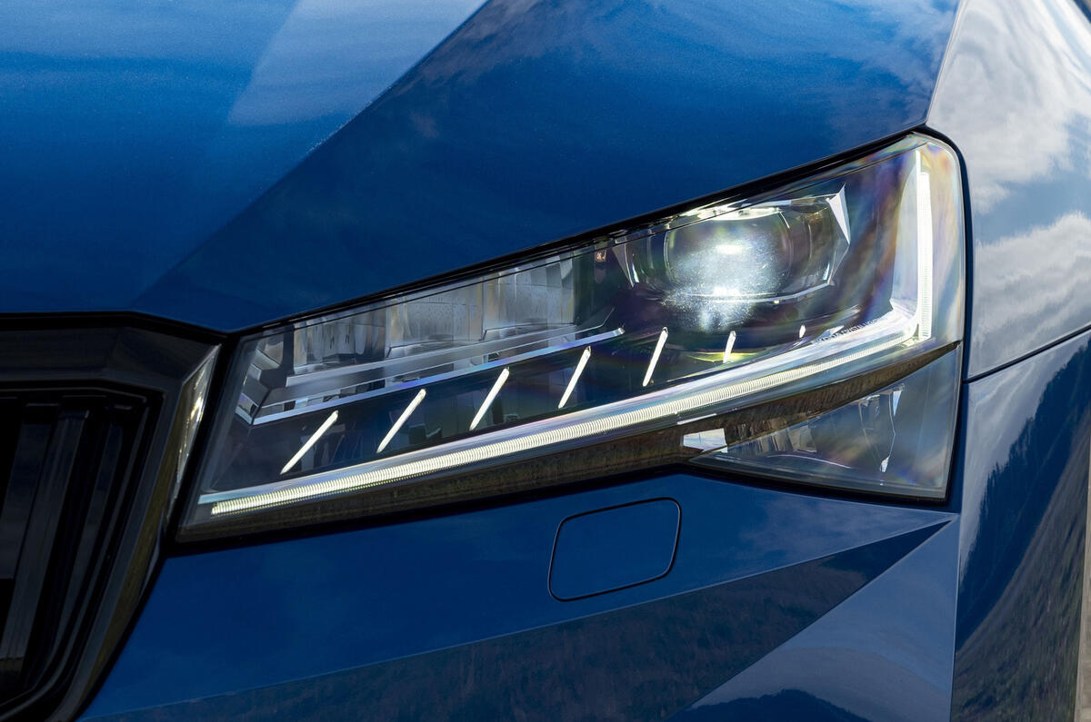 4 Skoda Superb Estate 2021 RT update headlights