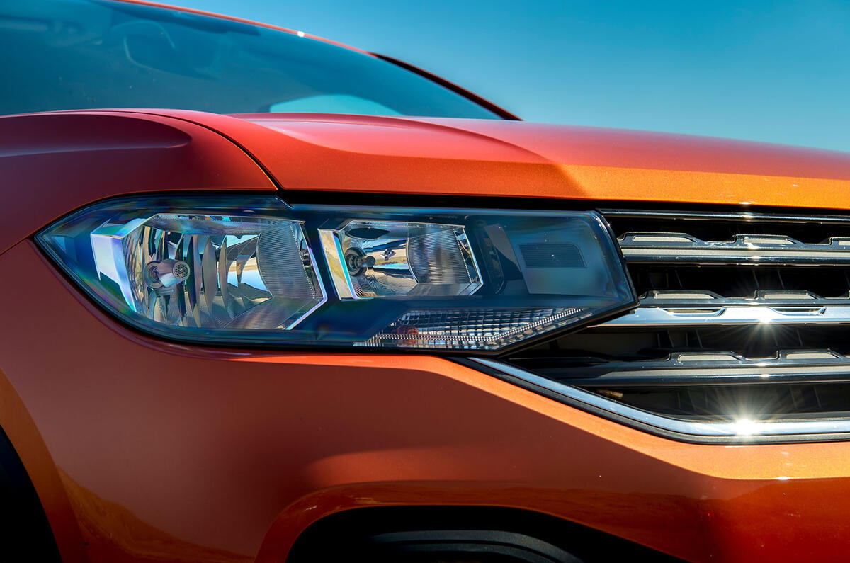 Revue Volkswagen T-Cross 2019 - phares