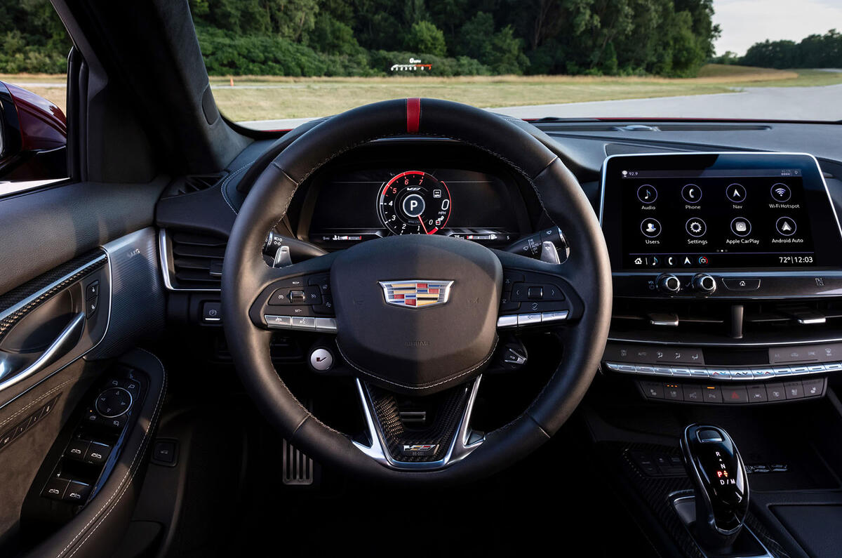 5 Cadillac CT5 V Blackwing 2022 : aperçu volant