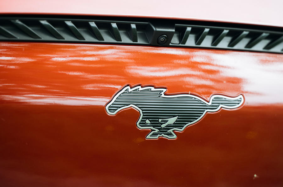 5 Insigne de nez de Ford Mustang Mach e 2021 RT