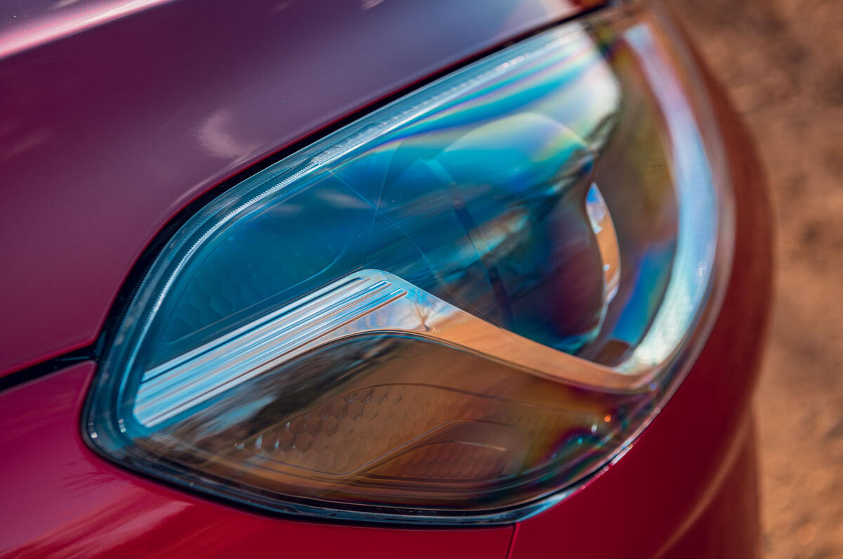 Hyundai i10 2020 road test review - headlights