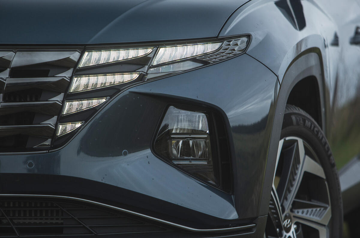 5 Hyundai Tucson 2021 road test review headlights