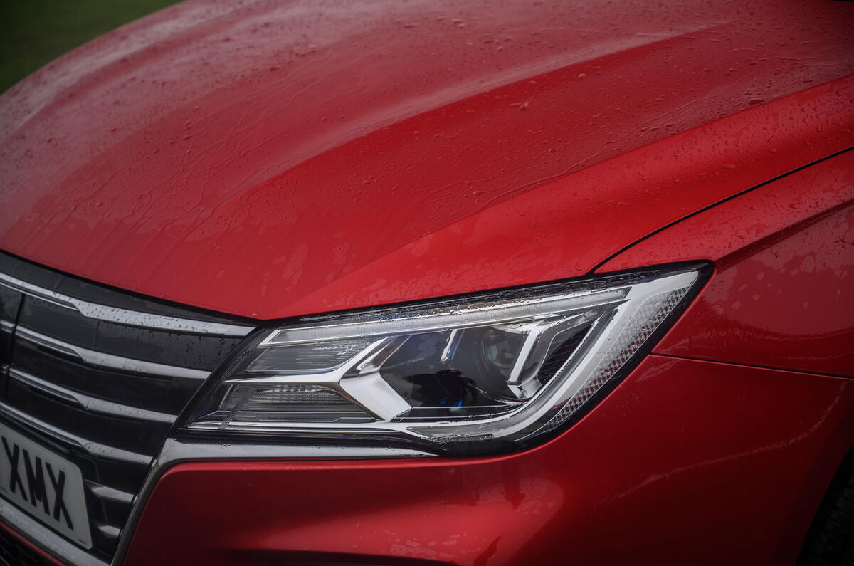 MG 5 SW EV 2020 Révision de l'essai routier - phares