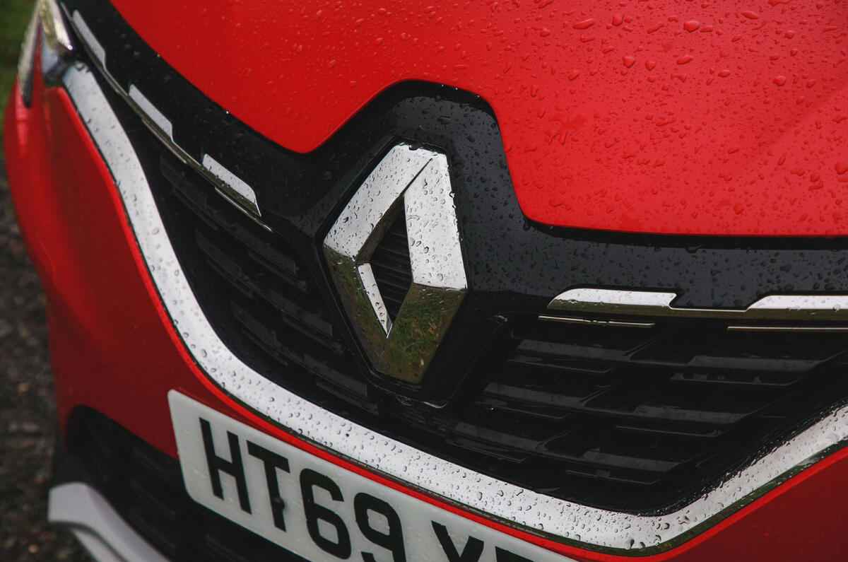 Renault Captur 2020 road test review - front grille