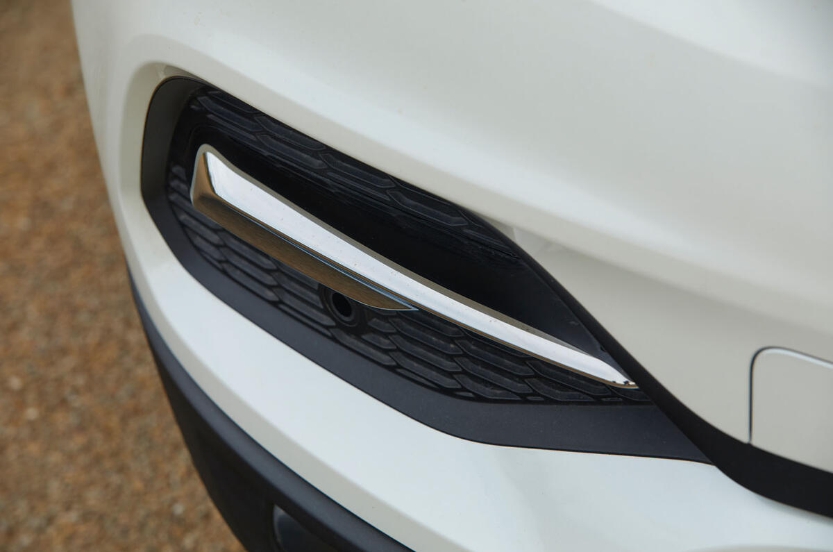 Vauxhall Grandland X Hybrid4 2020 road test review - front bumper