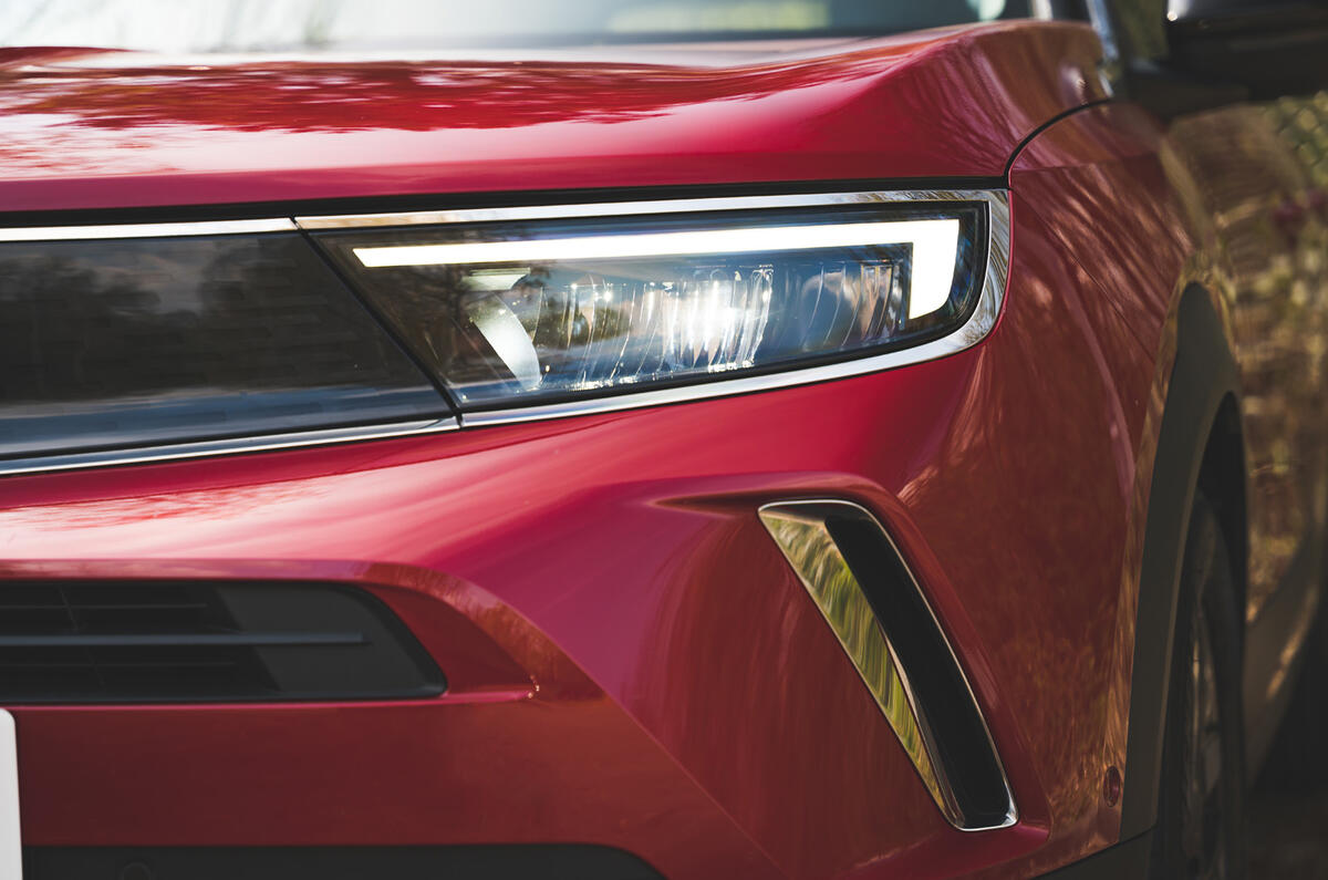 5 Vauxhall mokka 2021 RT headlights
