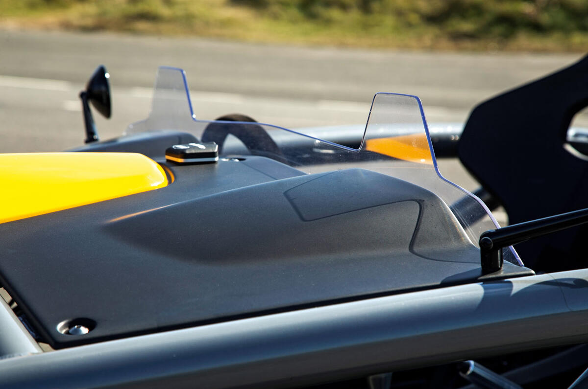 Ariel Atom 4 2019 essai routier - déflecteur de vent