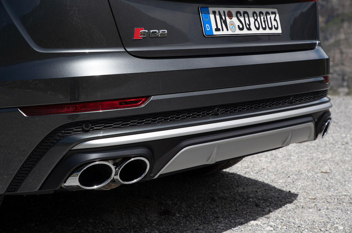Audi SQ8 2019 road test review - exhausts