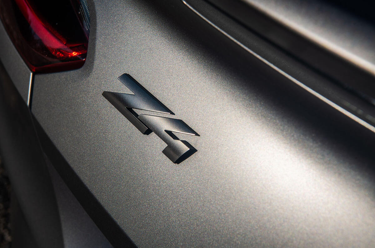 BMW Z4 2018 review - boot badge