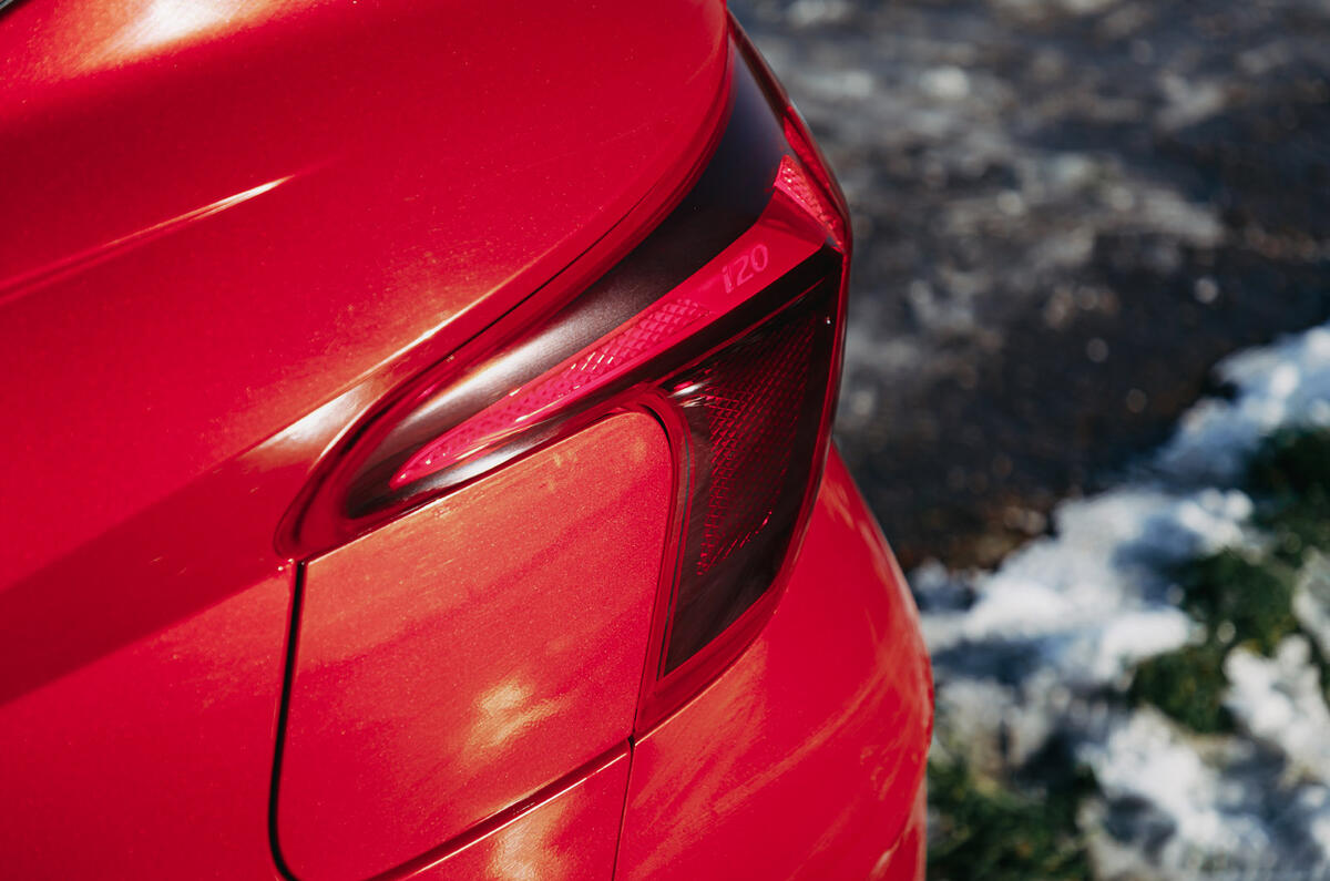 6 Hyundai i20 2021 : essai routier - révision des feux arrière