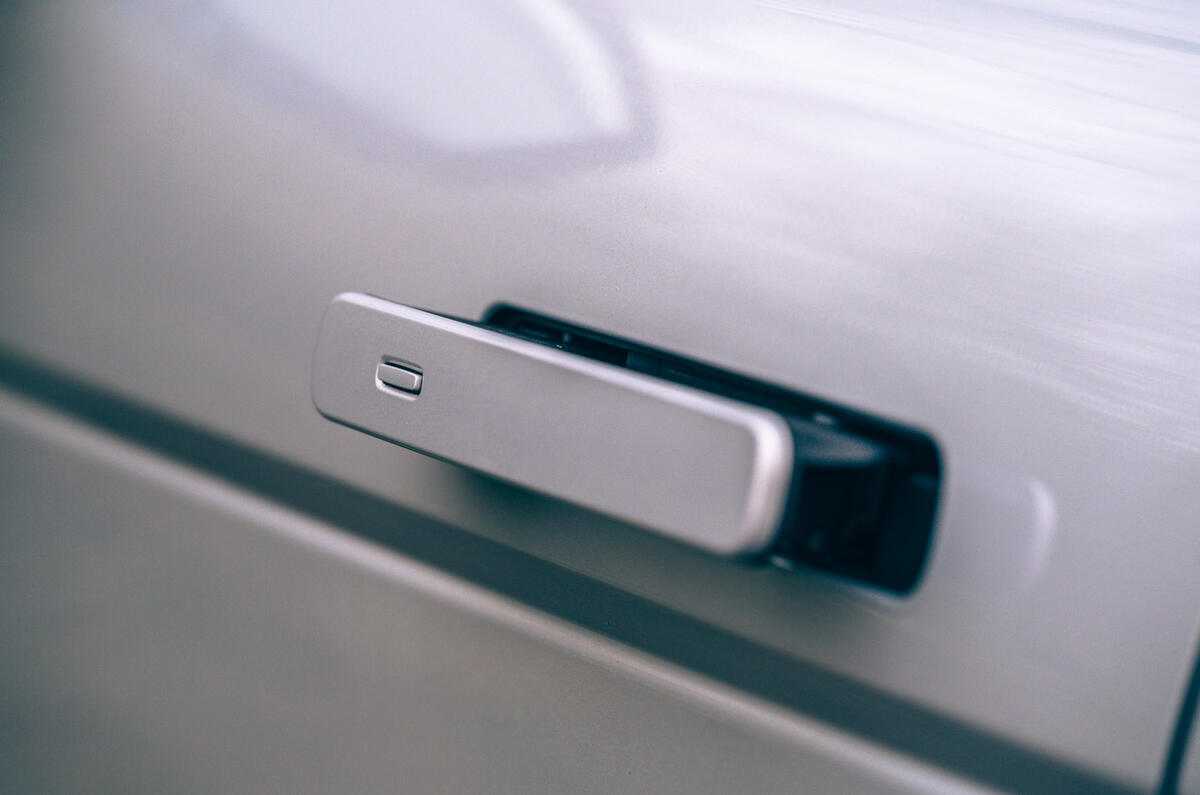 6 Land Rover Range Rover Evoque 2021 road test review door handles