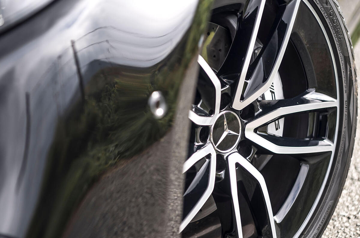Mercedes-AMG E53 2018 review - brake calipers
