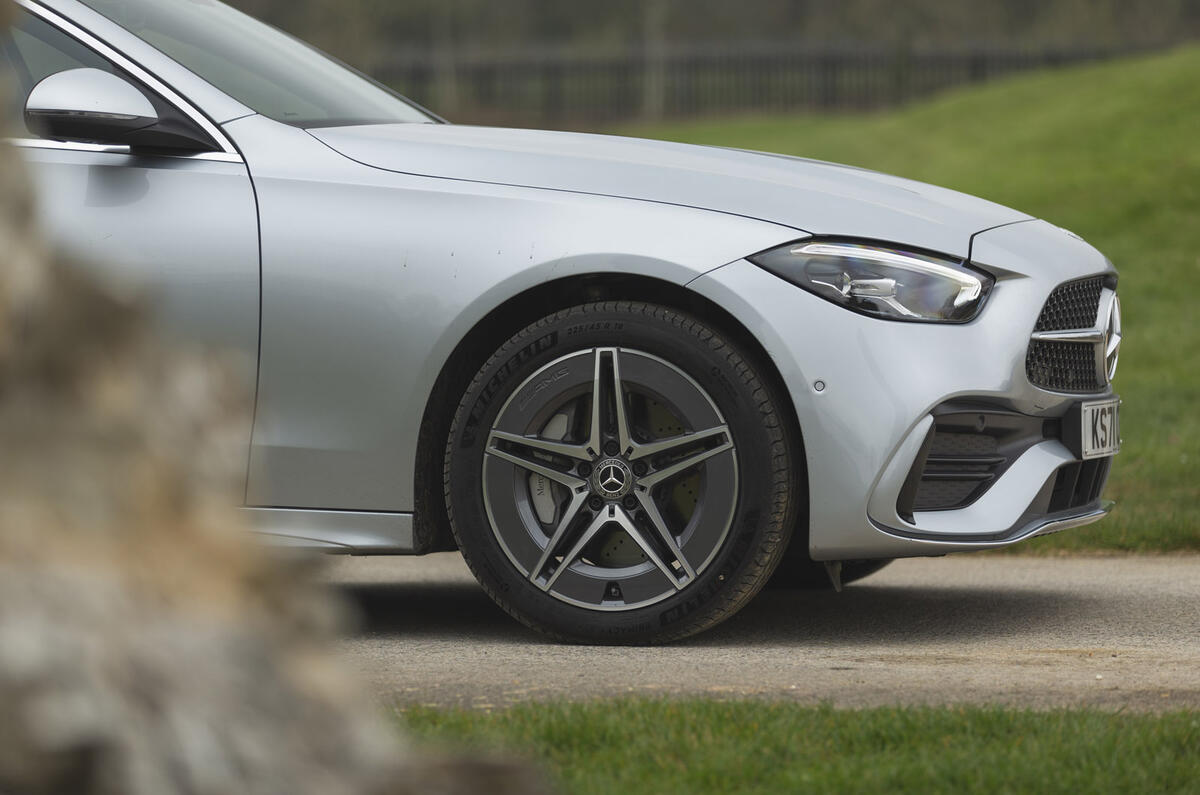 6 Mercedes C class C300e RT 2022 wheel