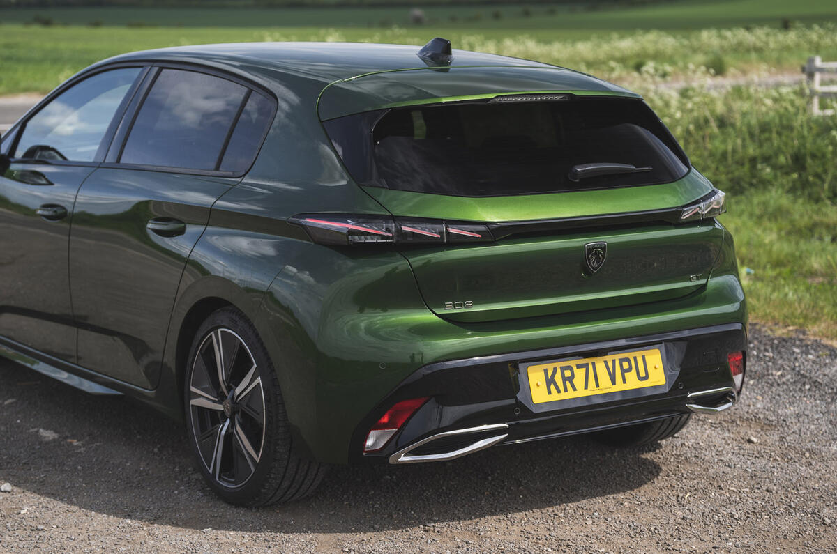 6 Peugeot 308 RT 2022 rear end