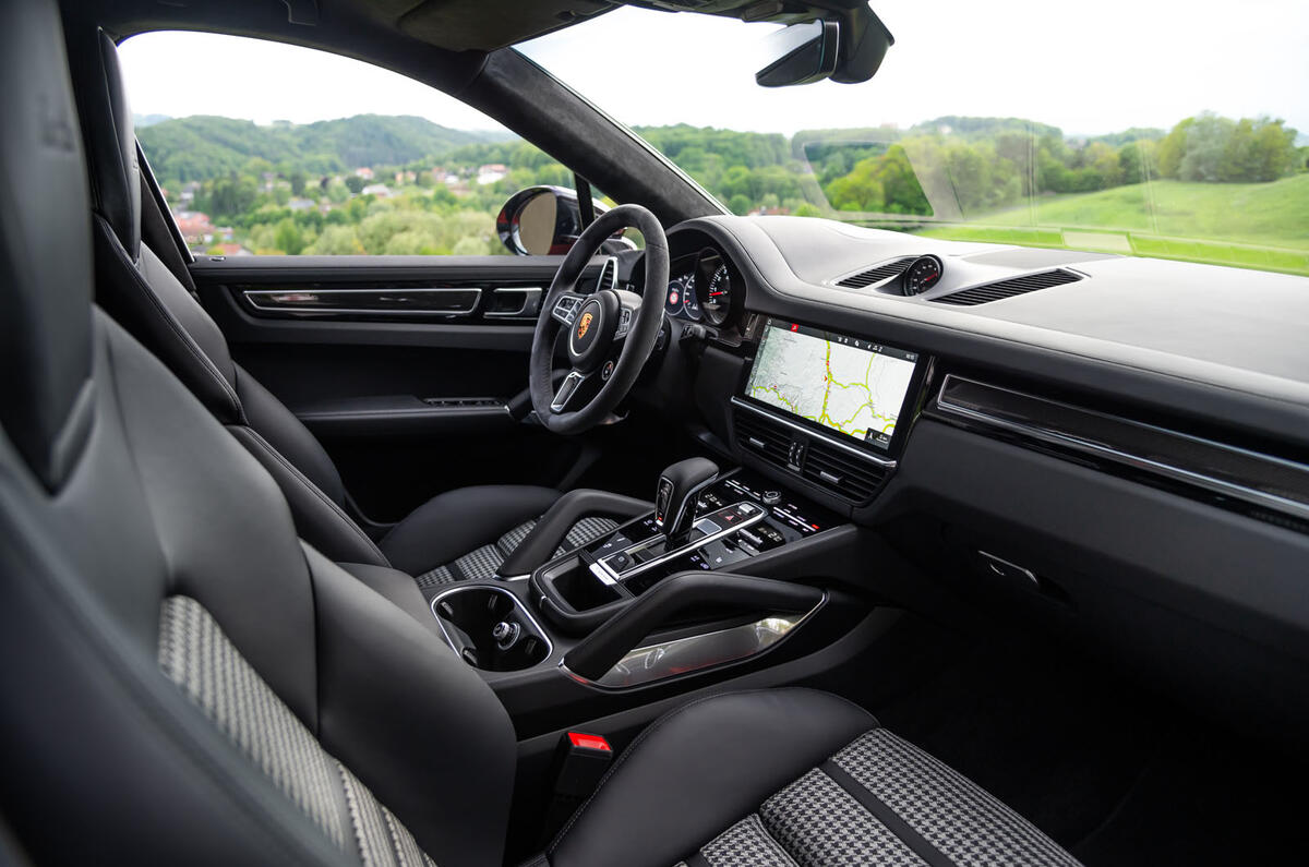Porsche Cayenne Coupé 2019 review - cabin