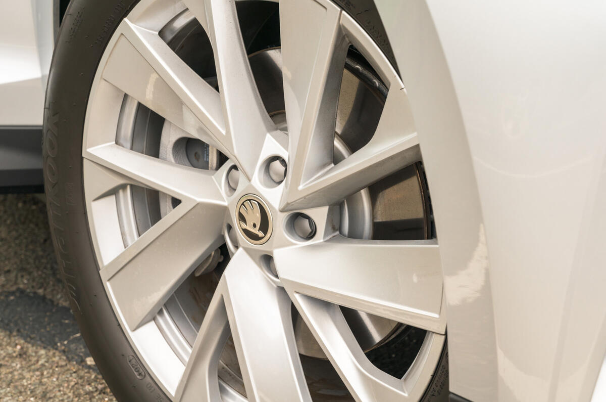 6 Skoda Enyaq IV 2021 RT alloy wheels