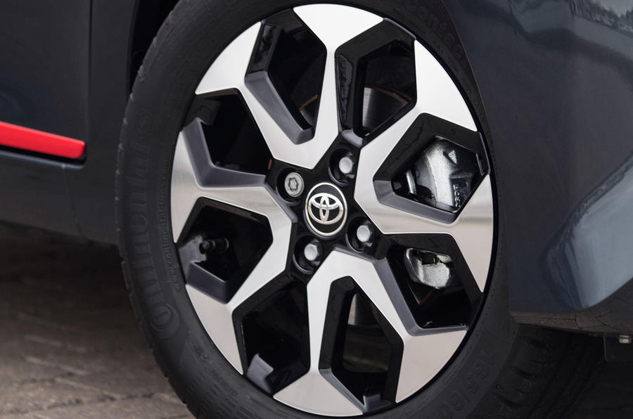 6 Toyota Aygo 2019 UE RT roues en alliage