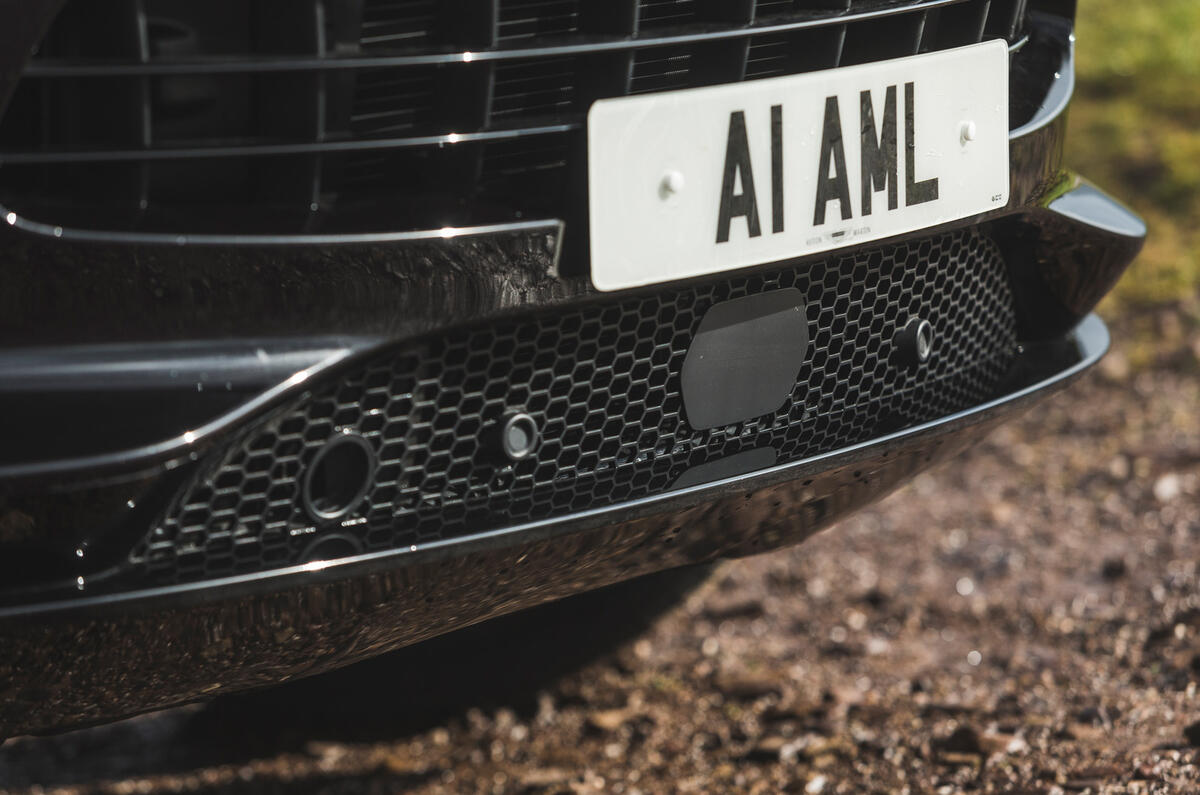 Examen de l'essai routier de l'Aston Martin DBX 2020 - ADAS