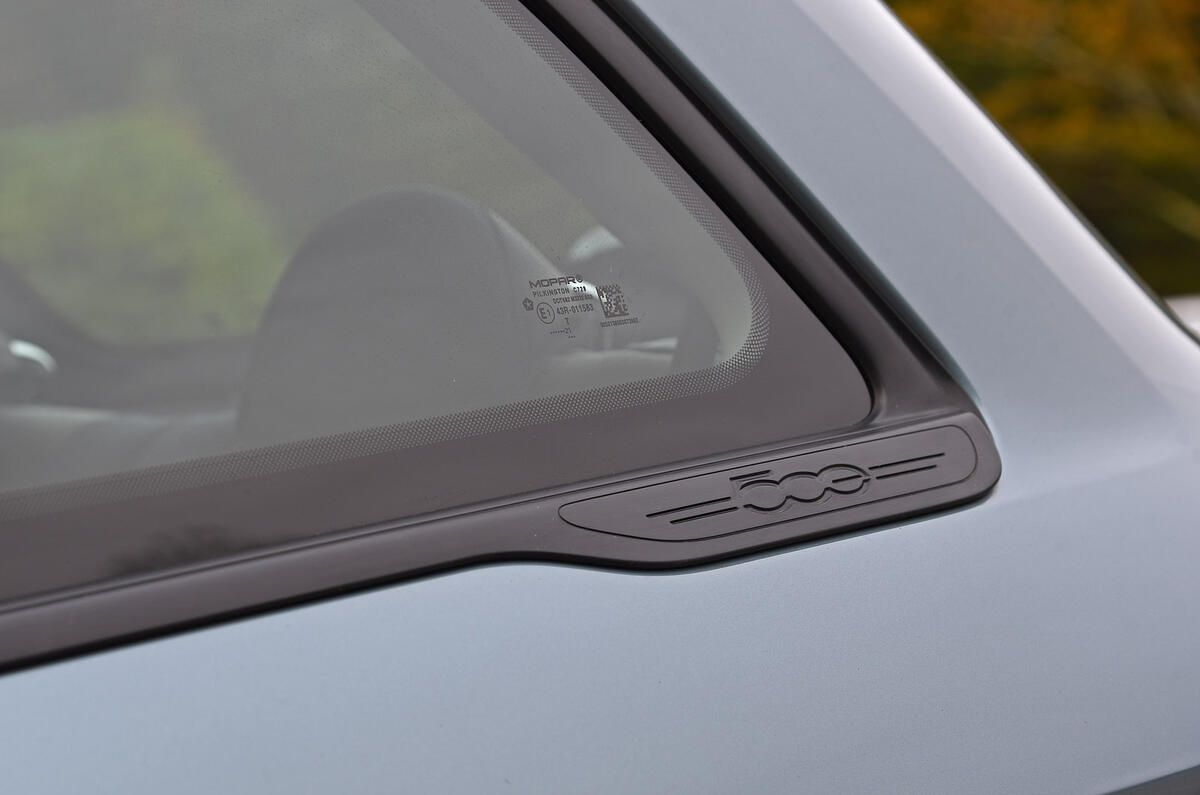 7 Fiat 500 electric 2022 road test review window details