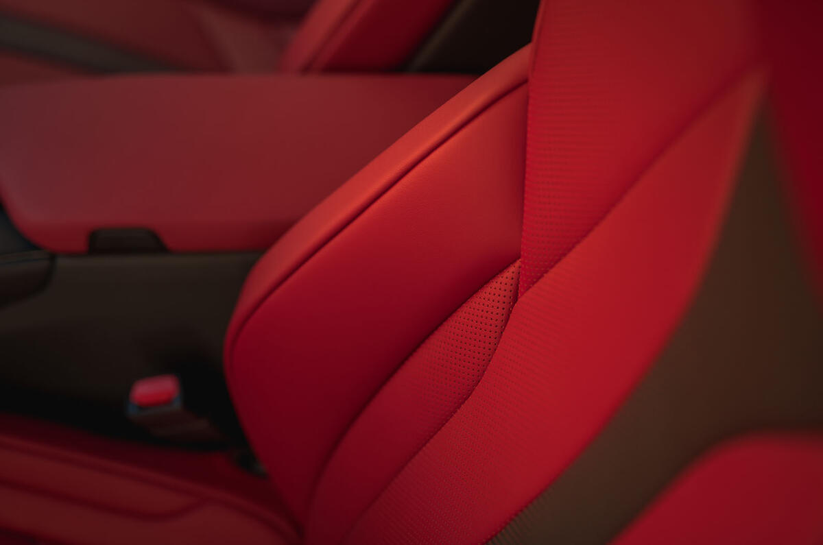 Lexus UX 2018 road test review - interior trim