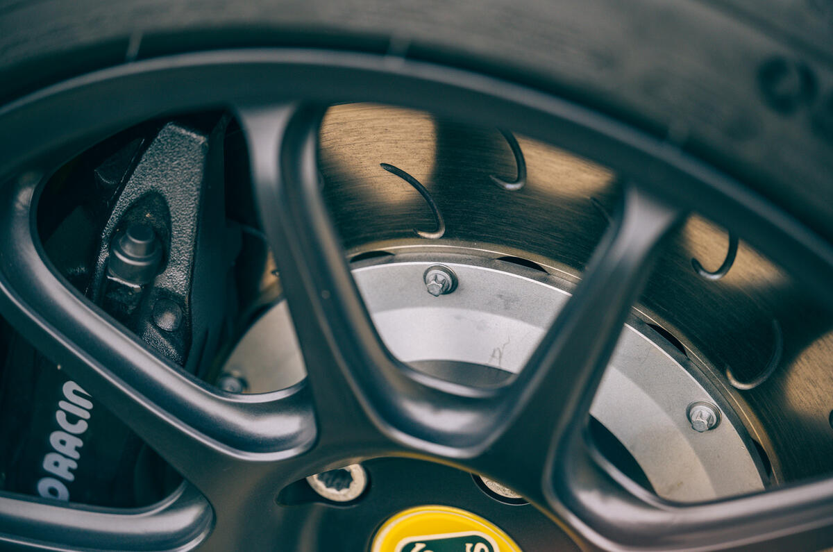 7 Lotus Exige Spot 390 Final 2021 RT brakes