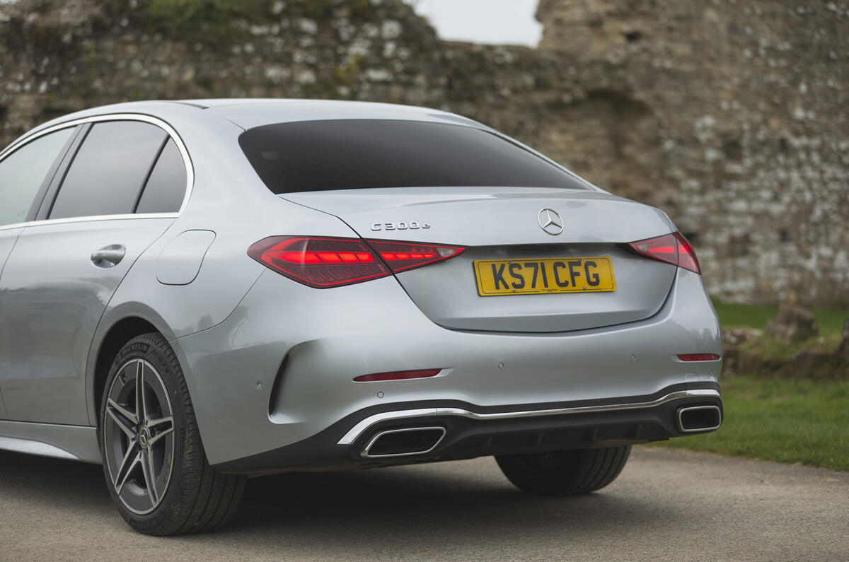 7 Mercedes Classe C C300e RT 2022 arrière