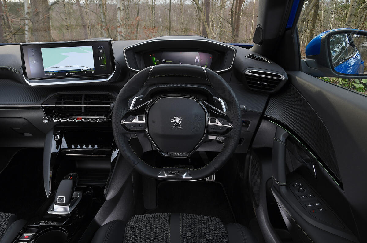 7 Peugeot 2008 2021 RT dashboard