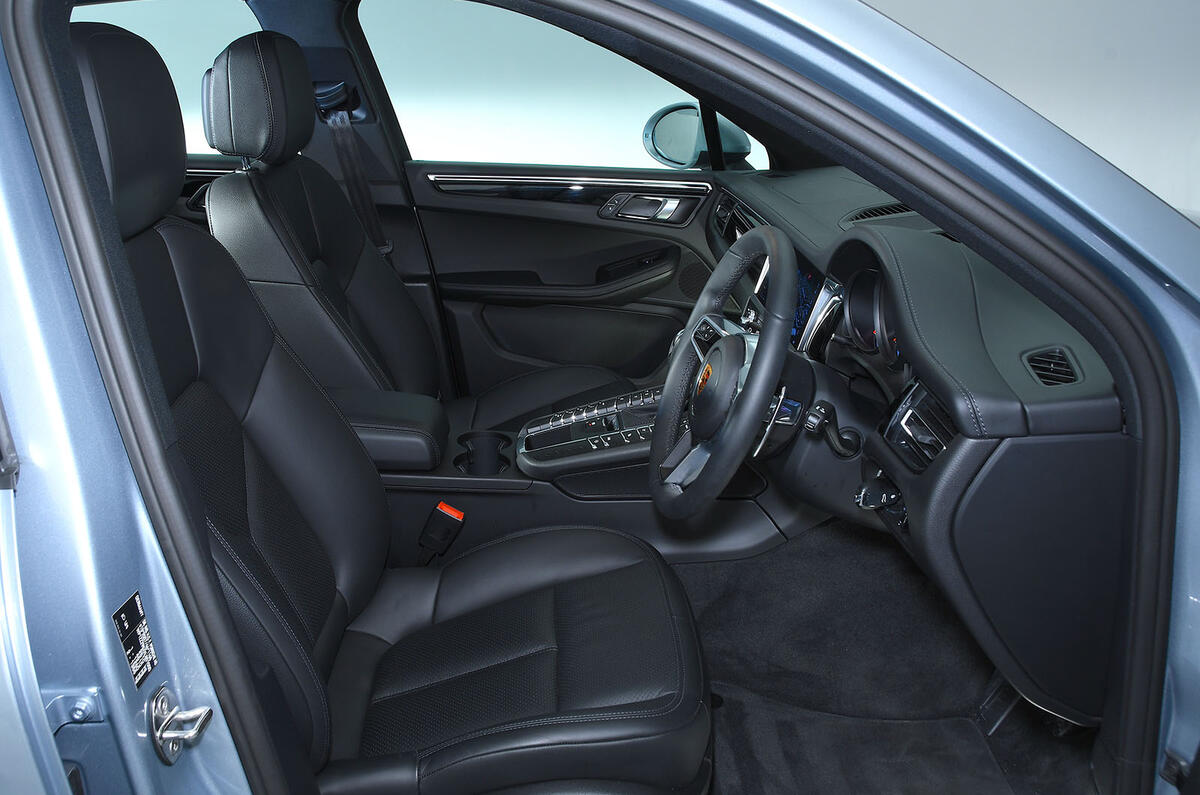 Porsche Macan 2019 road test review - cabin