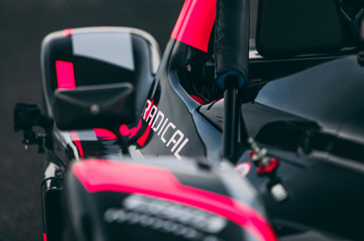 7 radical sr10 2020 uk fd side panel