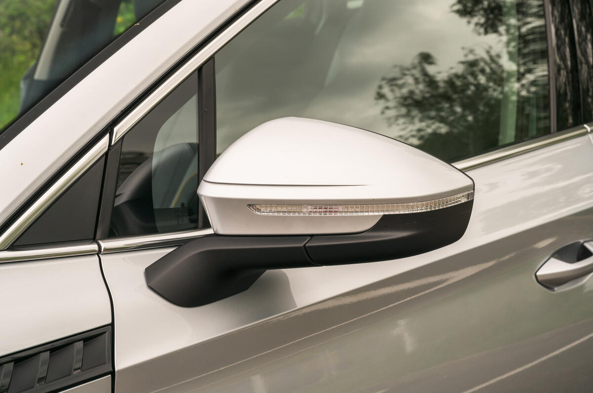 7 Skoda Enyaq IV 2021 RT wing mirror