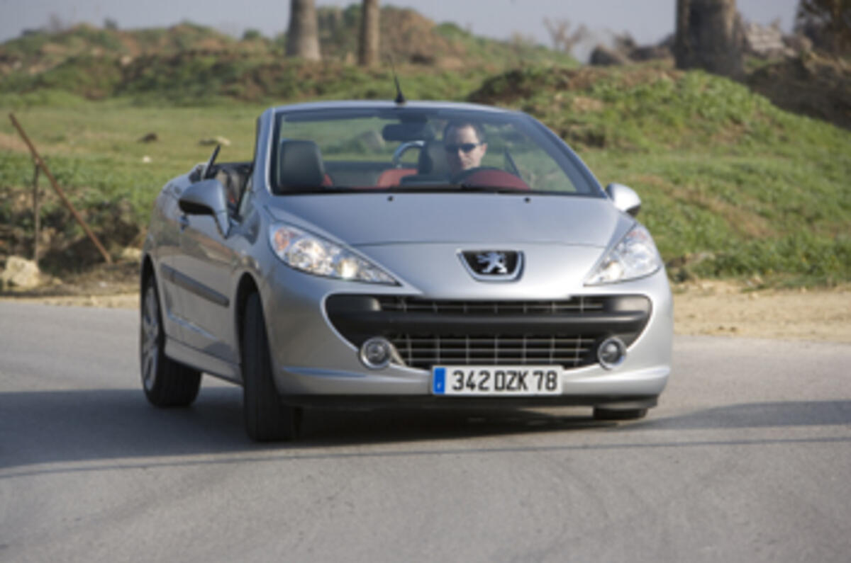 2007 Peugeot 207 Road Test - Drive