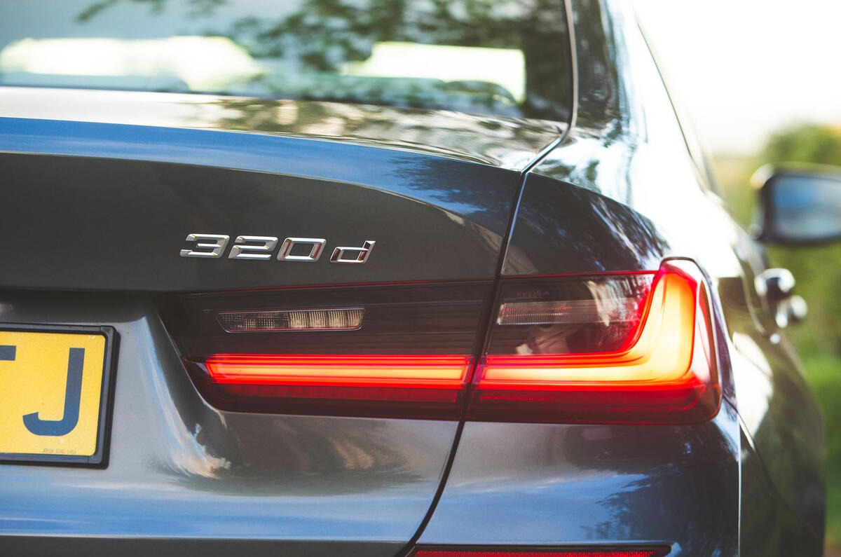 BMW 3 Series 320d 2019 Road Test review - rear lights