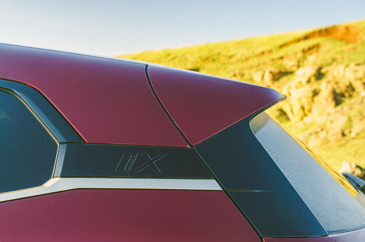 8 BMW iX 2022 road test review side details