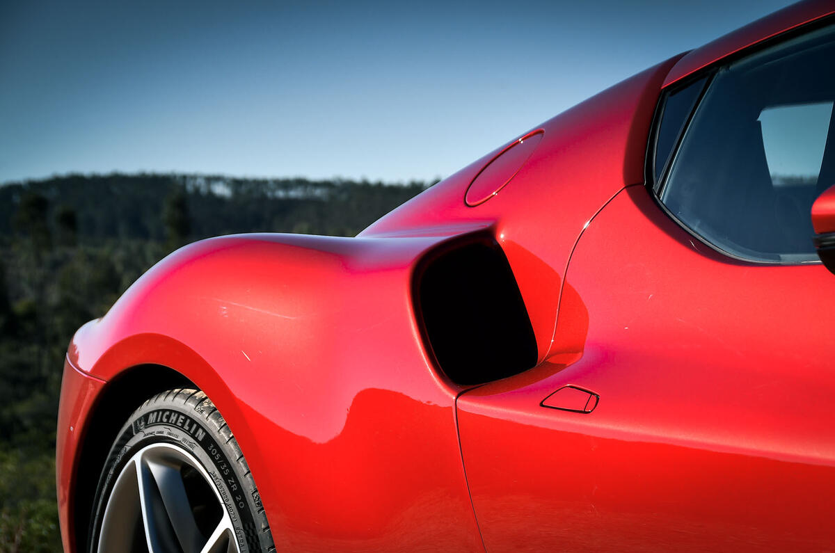 8 Ferrari 296 GTB 2022 premier essai, admission d'air