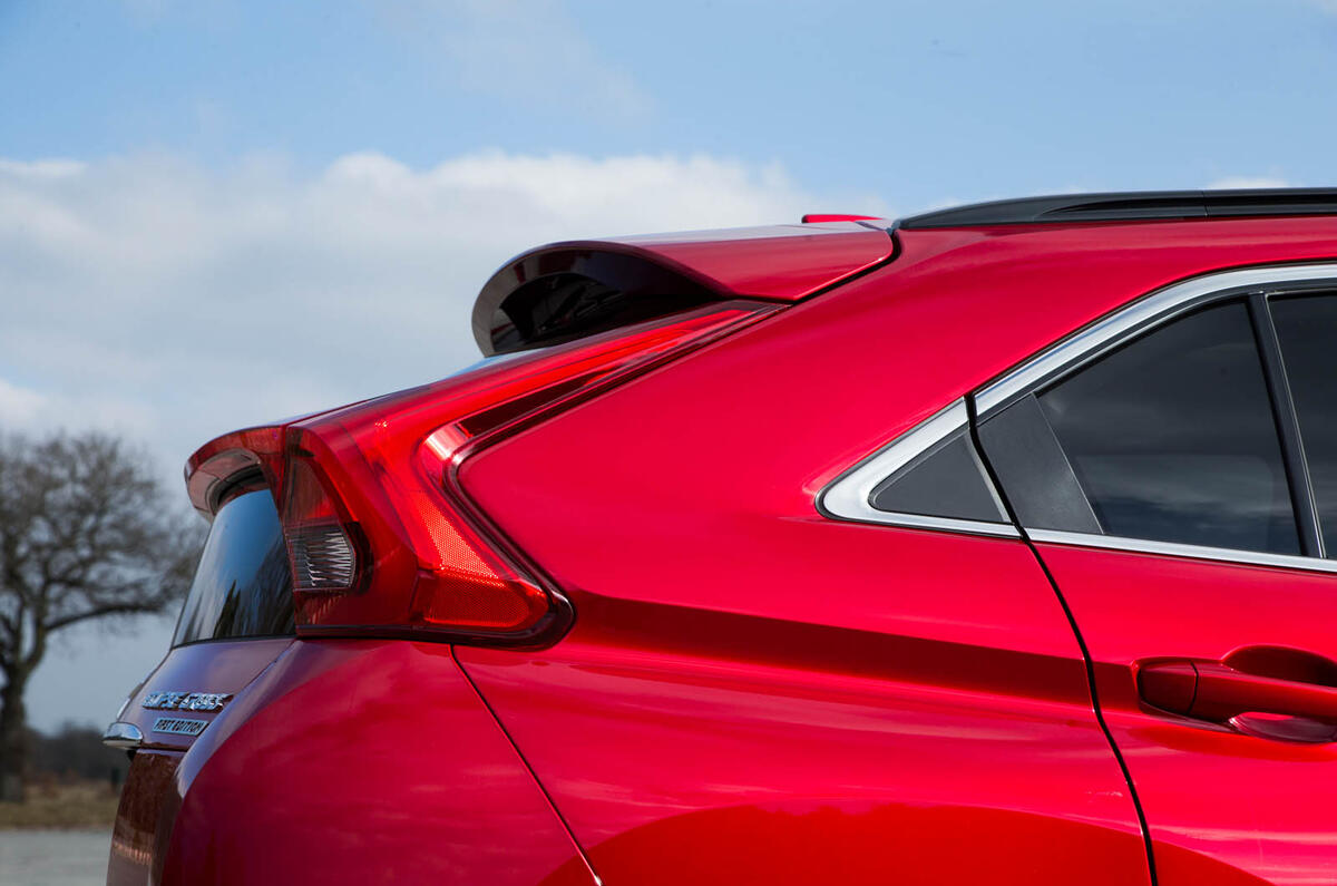 Mitsibushi Eclipse Cross 2018 review boot spoiler
