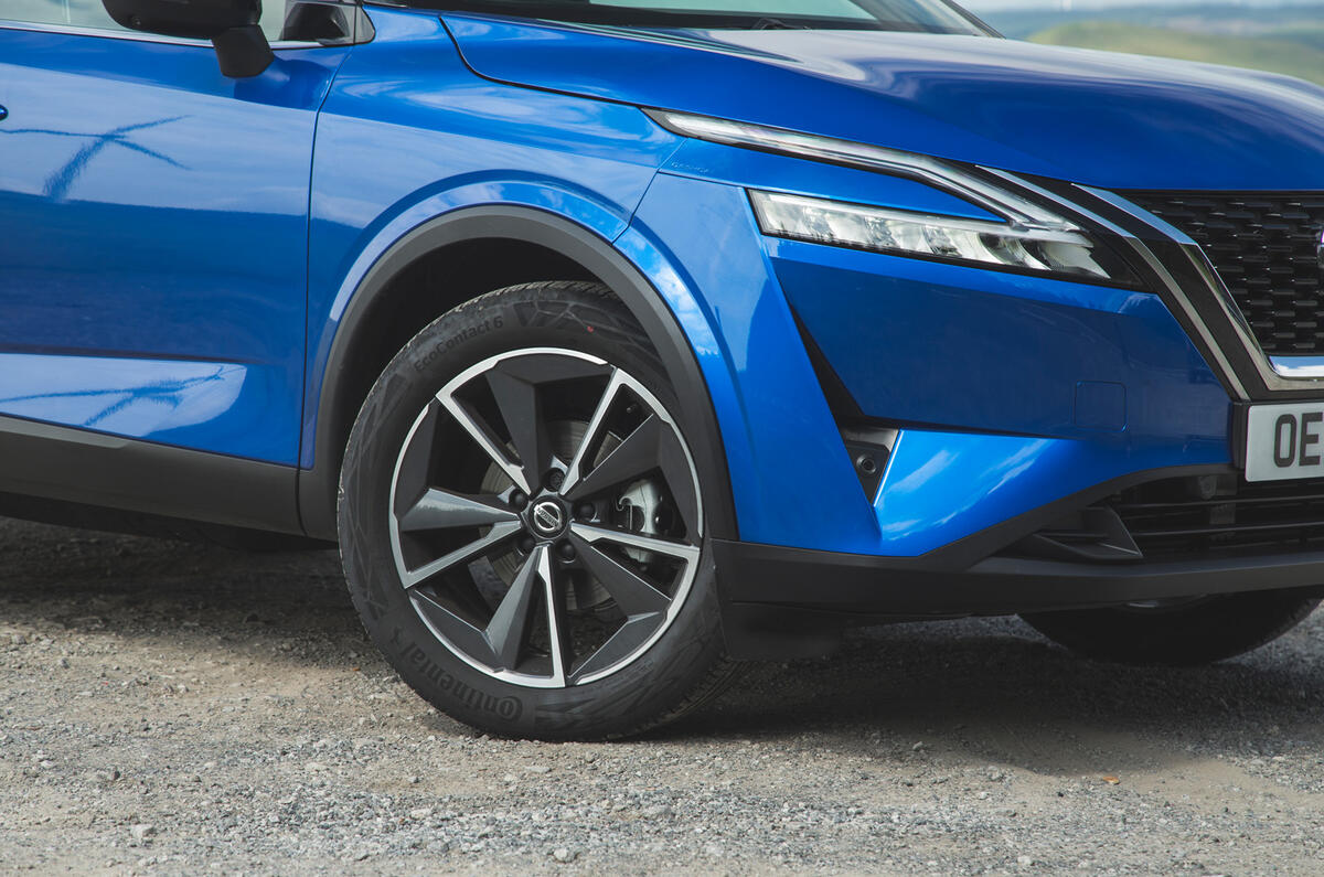 8 Nissan Qashqai 2021 RT alloy wheels