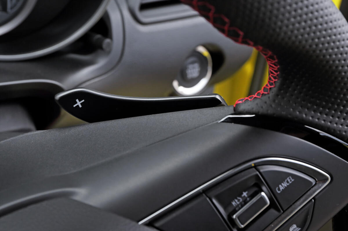 Suzuji Swift Sport Japan-spec review paddle shifters