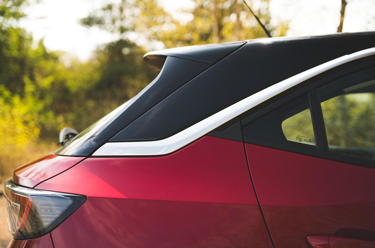 8 Vauxhall mokka 2021 RT hatch rear