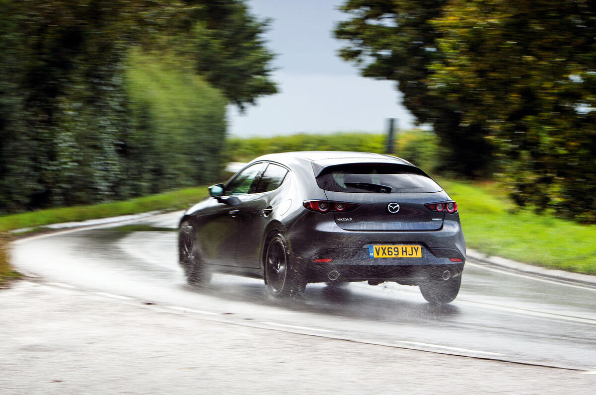 Mazda 3 Skyactiv-X 2019 : essai routier - sur la route à l'arrière