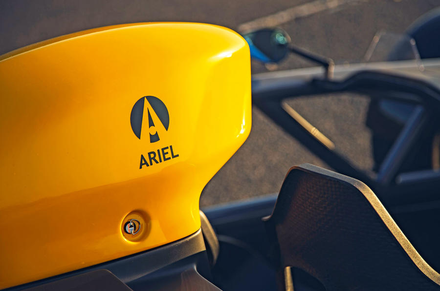 Ariel Atom 4 2019 : essai routier - logo
