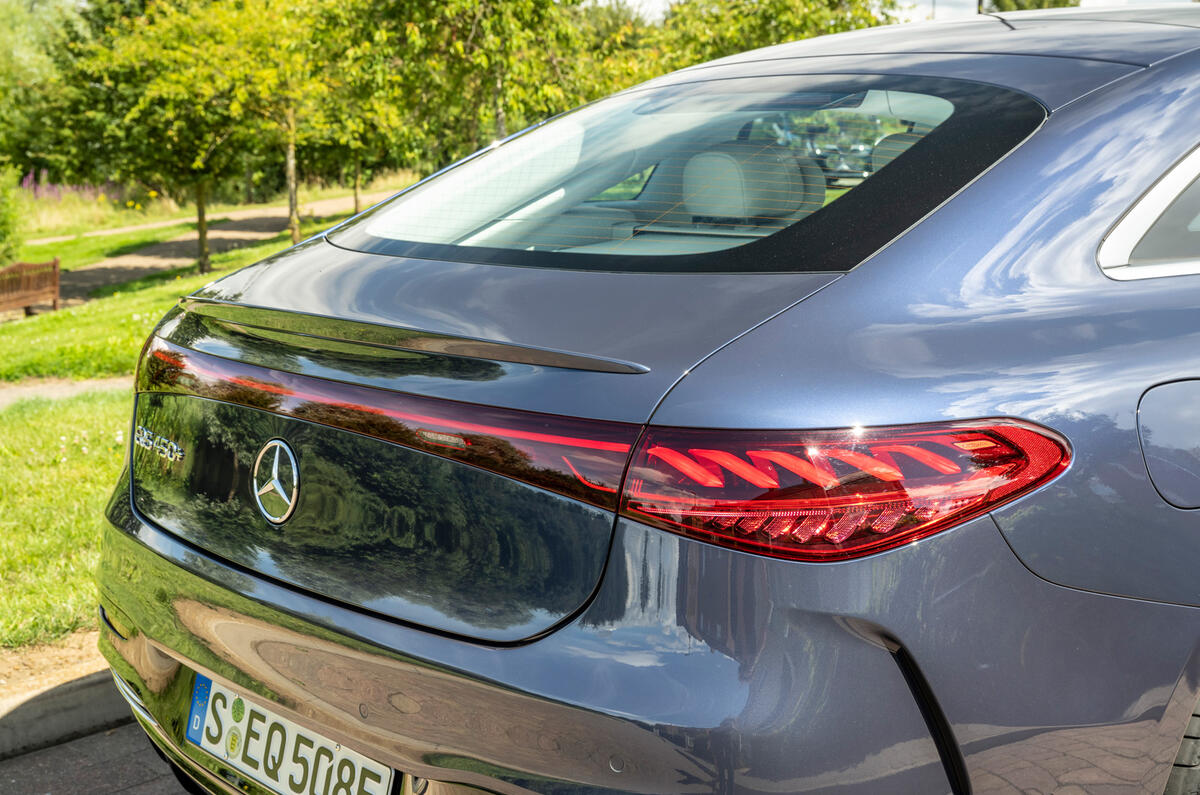 9 mercedes benz eqs 2021 uk lhd fd rear end