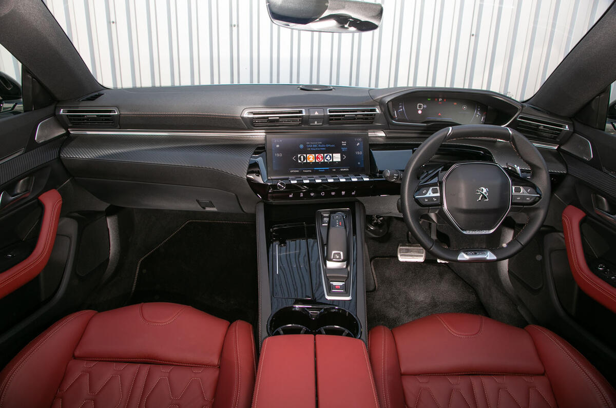 Peugeot 508 SW 2019 review - dashboard