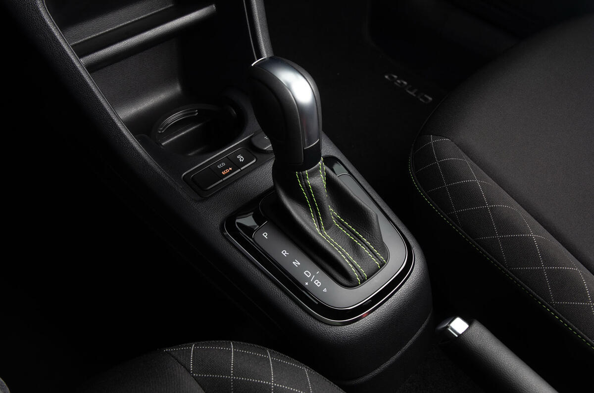 SKoda Citigo-e IV 2020 road test review - gearstick