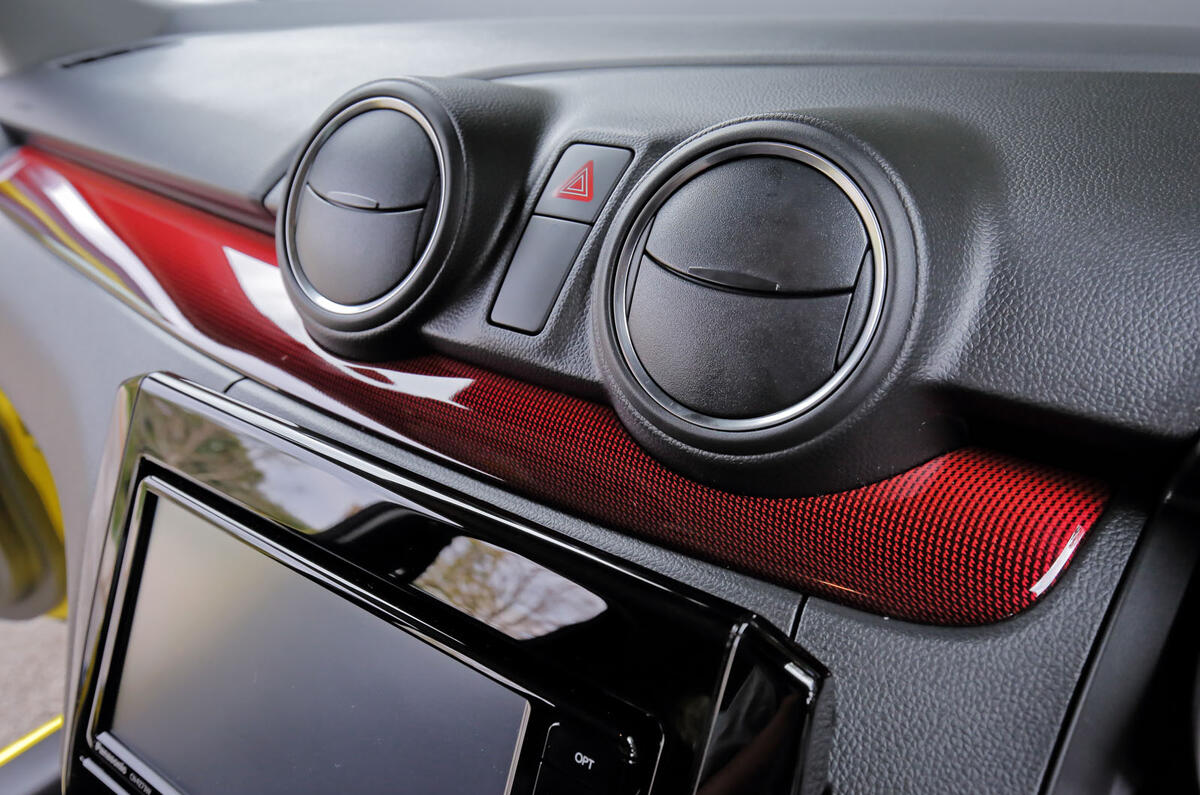 Suzuji Swift Sport Japan-spec review air vents